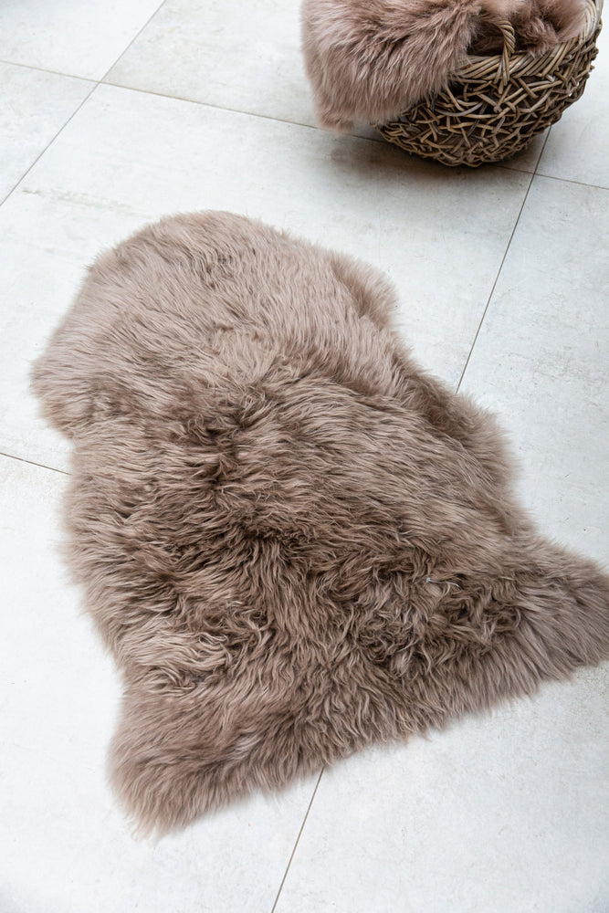 
                
                    Load image into Gallery viewer, Sheepskin S/W Medium 90cm - Taupe
                
            
