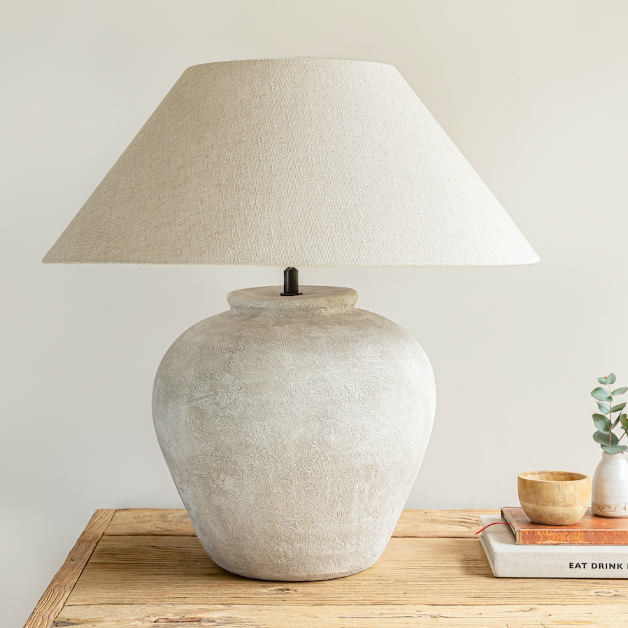 Figo Vase Lamp White/Light Fawn