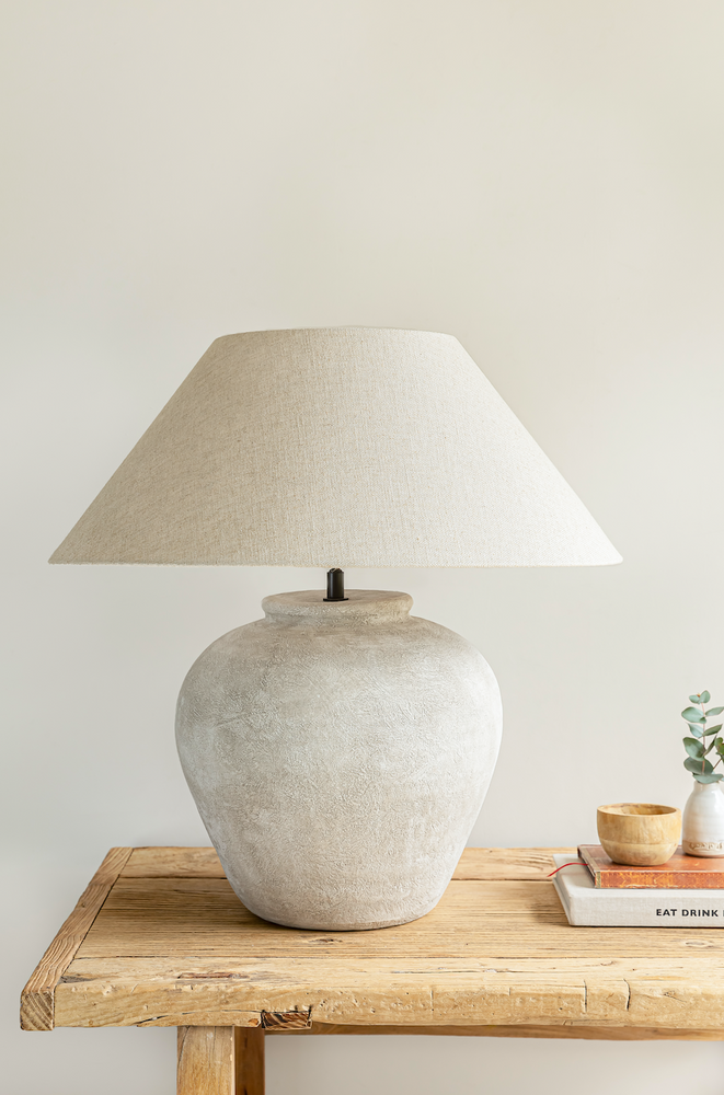 Figo Vase Lamp White/Light Fawn