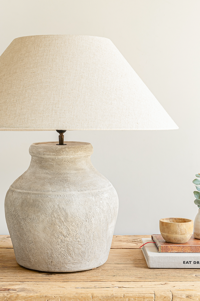 Hamo Vase Lamp - White/Light Fawn