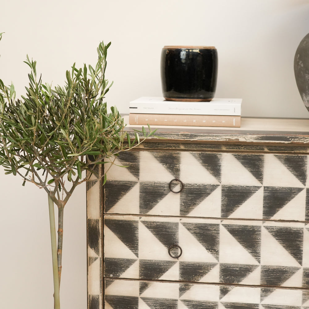 Noir Chest of Drawers