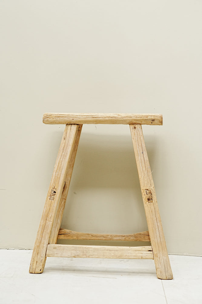 The pasture Vintage Elm Stool