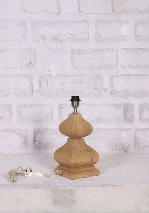 
                
                    Load image into Gallery viewer, Capella Table Lamp - Natural
                
            