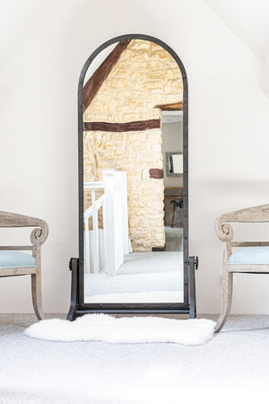 Iron Standing Curved Mirror