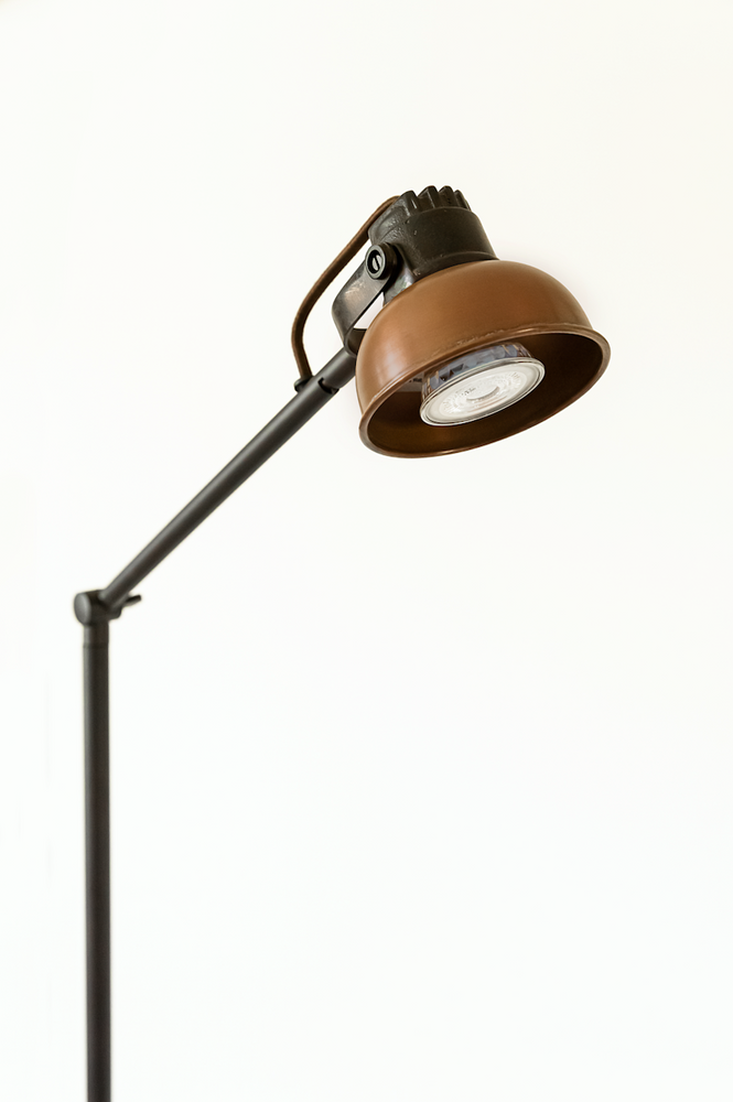 
                
                    Load image into Gallery viewer, Mazz Floor Lamp With Copper Shade
                
            