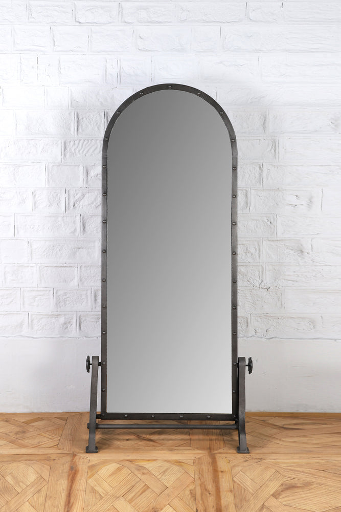 Iron Standing Curved Mirror