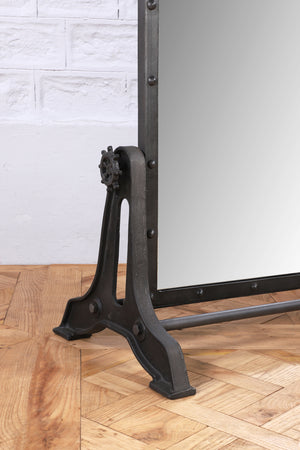 Iron Standing Curved Mirror